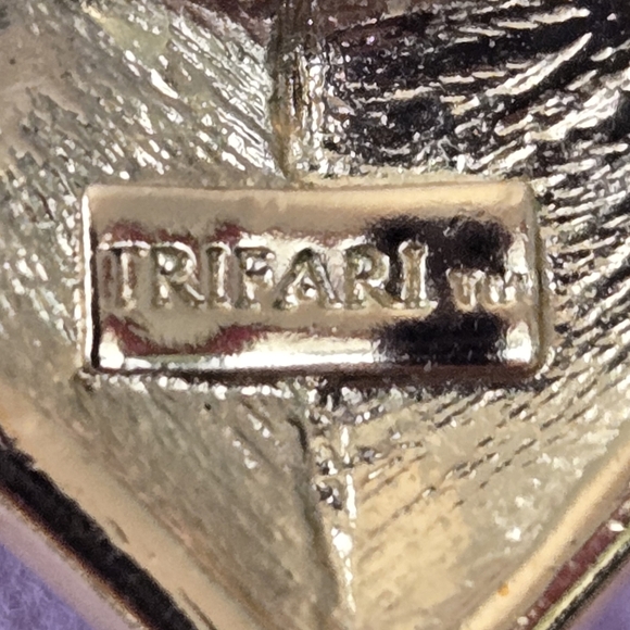 Trifani Black and Gold Necklace and Earring Set - Picture 3 of 4